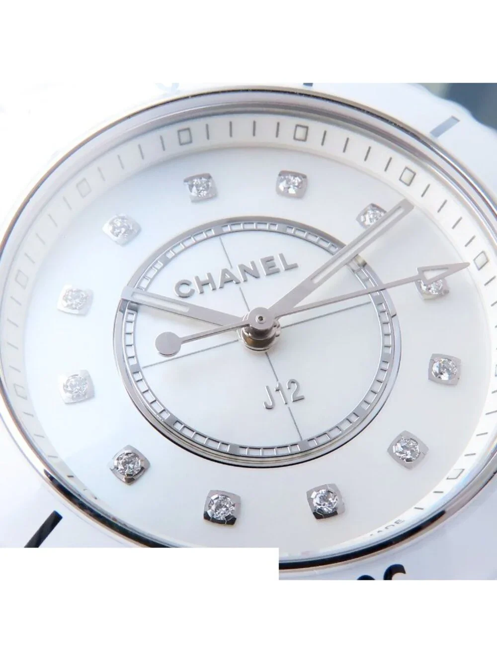Chanel White Shell Ceramic Diamond SS 33 Watch Quartz